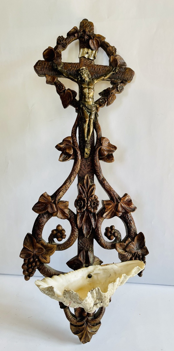 Crucifix Bénitier En Bois Sculpté 